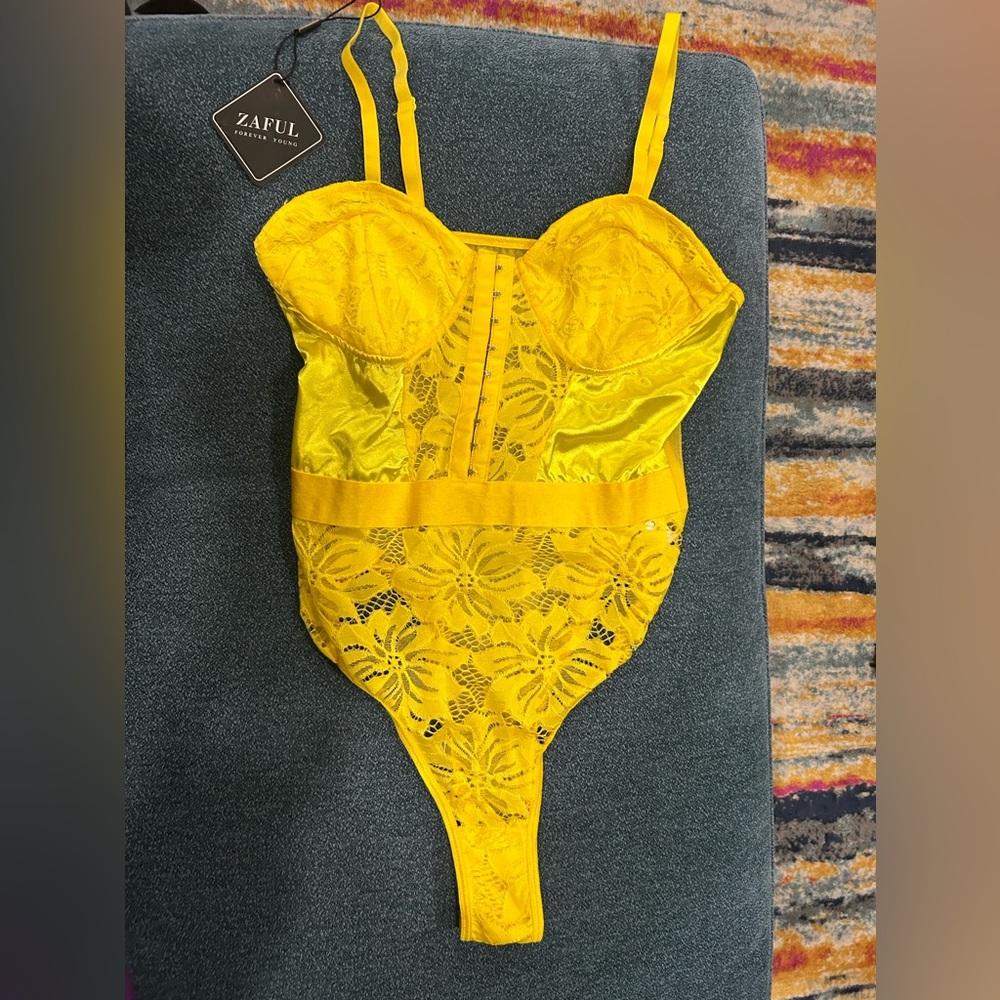 NEW Yellow lacy/mesh bodysuit size L
